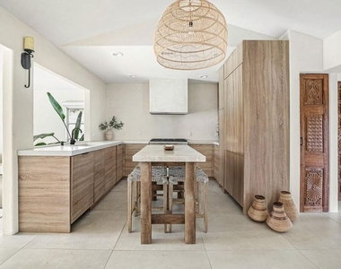 4267 Murietta Avenue - Photo Thumbnail 4