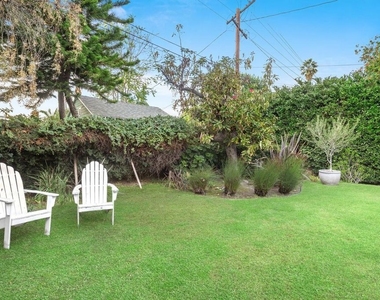 4267 Murietta Avenue - Photo Thumbnail 12