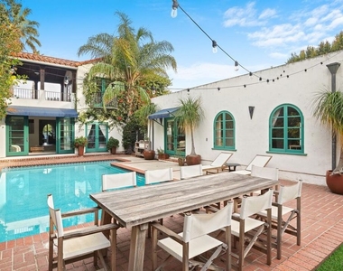 4267 Murietta Avenue - Photo Thumbnail 9