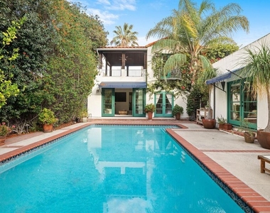 4267 Murietta Avenue - Photo Thumbnail 10