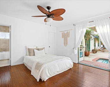 4267 Murietta Avenue - Photo Thumbnail 8