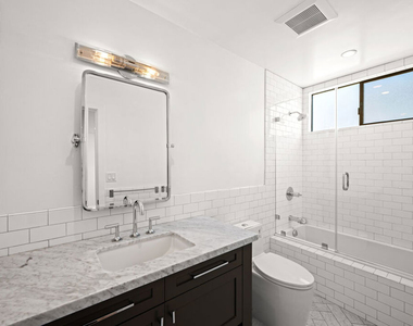 8611 Burton Way - Photo Thumbnail 10