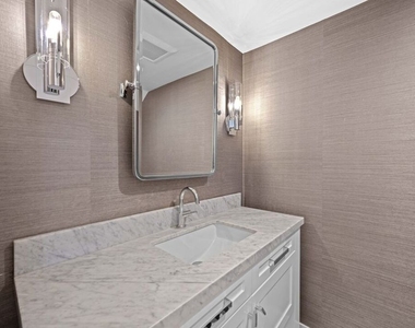 8611 Burton Way - Photo Thumbnail 4
