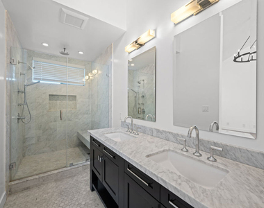 8611 Burton Way - Photo Thumbnail 14