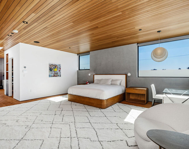 303 Windward Avenue - Photo Thumbnail 23