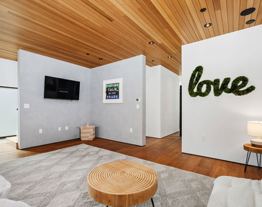 303 Windward Avenue - Photo Thumbnail 8