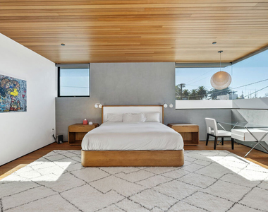303 Windward Avenue - Photo Thumbnail 22
