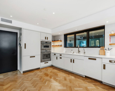 303 Windward Avenue - Photo Thumbnail 6