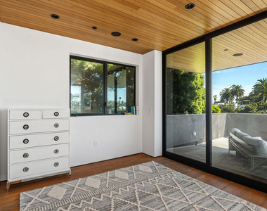 303 Windward Avenue - Photo Thumbnail 16