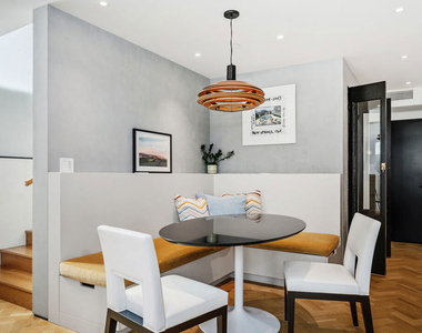 303 Windward Avenue - Photo Thumbnail 4