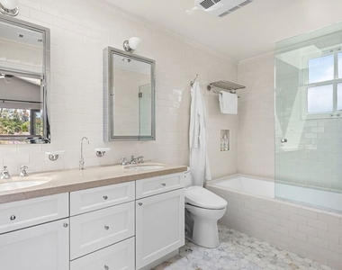 449 Westbourne Drive - Photo Thumbnail 6
