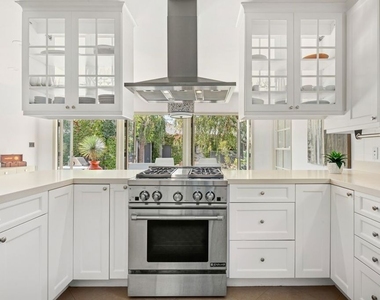 449 Westbourne Drive - Photo Thumbnail 3