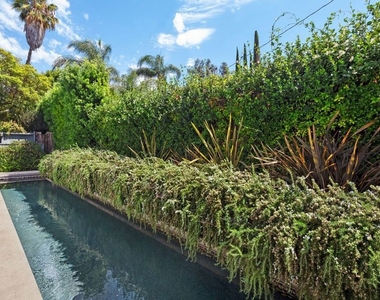 449 Westbourne Drive - Photo Thumbnail 12