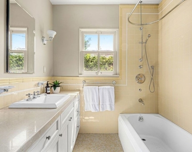 449 Westbourne Drive - Photo Thumbnail 8