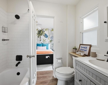 3266 Madison - Photo Thumbnail 7