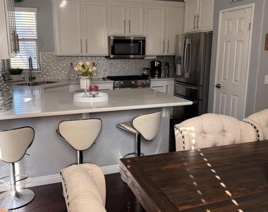2186 Spring Sky St - Photo Thumbnail 3