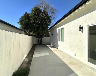 8515 Vanalden Avenue - Photo Thumbnail 2
