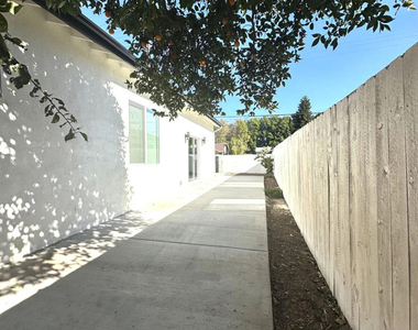 8515 Vanalden Avenue - Photo Thumbnail 3