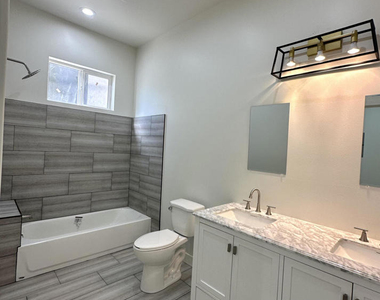 8515 Vanalden Avenue - Photo Thumbnail 8