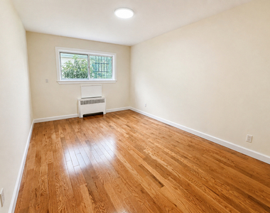 752 Van Nest Avenue - Photo Thumbnail 3