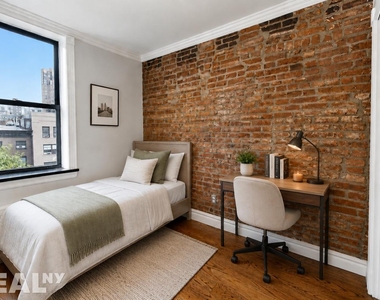 West 14th Street - Photo Thumbnail 4