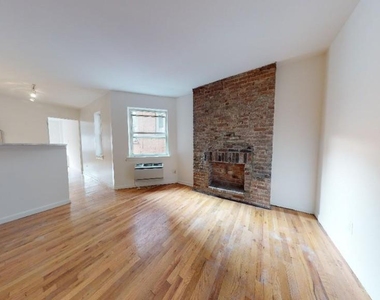 East 92nd Street - Photo Thumbnail 2