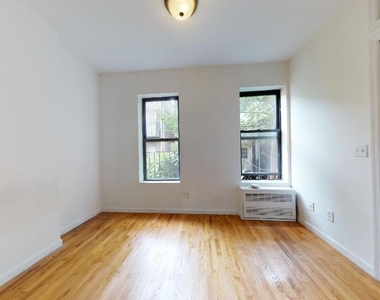 West 51st Street - Photo Thumbnail 1