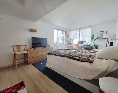 355 South End Avenue - Photo Thumbnail 4