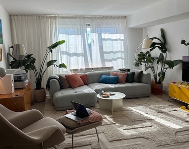 355 South End Avenue - Photo Thumbnail 3