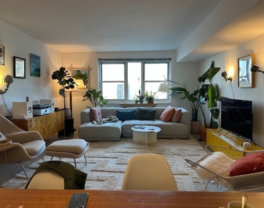 355 South End Avenue - Photo Thumbnail 2