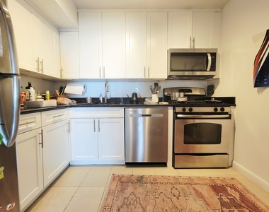 355 South End Avenue - Photo Thumbnail 2