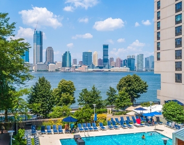 355 South End Avenue - Photo Thumbnail 10