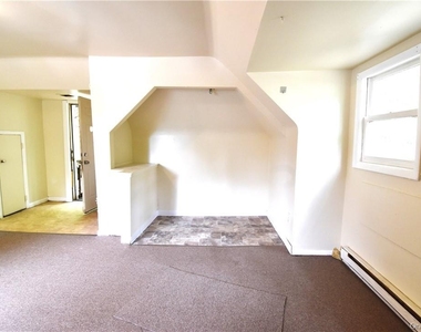 70 High Street - Photo Thumbnail 2