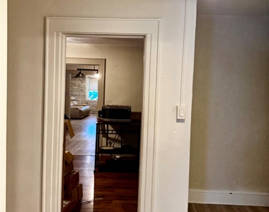 3929 Merrick Road - Photo Thumbnail 6