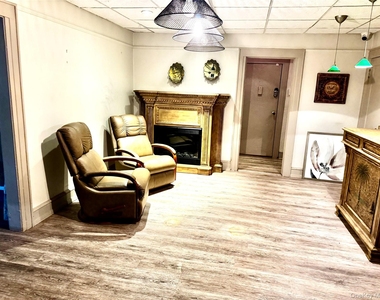 3929 Merrick Road - Photo Thumbnail 3