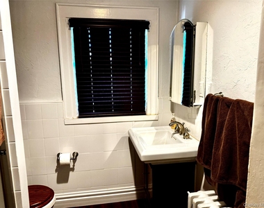 3929 Merrick Road - Photo Thumbnail 7