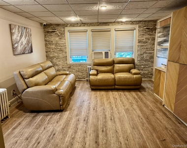 3929 Merrick Road - Photo Thumbnail 4