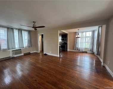 3180 Lincoln Drive - Photo Thumbnail 1