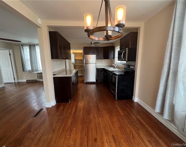 3180 Lincoln Drive - Photo Thumbnail 4