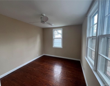 3180 Lincoln Drive - Photo Thumbnail 6