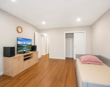 9203 241st Street - Photo Thumbnail 9