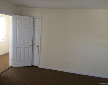 143-22 94th Avenue - Photo Thumbnail 4