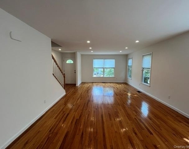 45 Avenue A - Photo Thumbnail 3