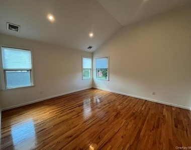 45 Avenue A - Photo Thumbnail 11