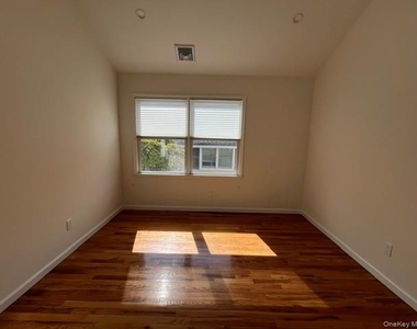 45 Avenue A - Photo Thumbnail 14