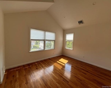 45 Avenue A - Photo Thumbnail 17