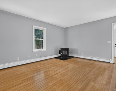 34 Winona Avenue - Photo Thumbnail 9