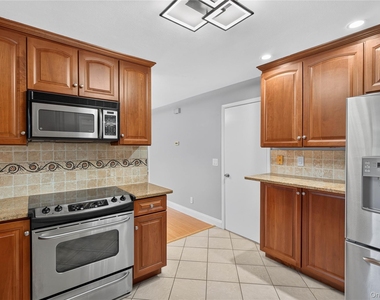 34 Winona Avenue - Photo Thumbnail 19