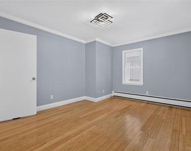 34 Winona Avenue - Photo Thumbnail 14