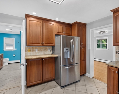 34 Winona Avenue - Photo Thumbnail 21